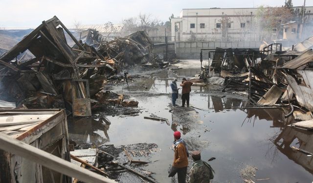 Kabil'de bir hastaneye düzenlenen saldırıda en az 400 kişi hayatını kaybetti