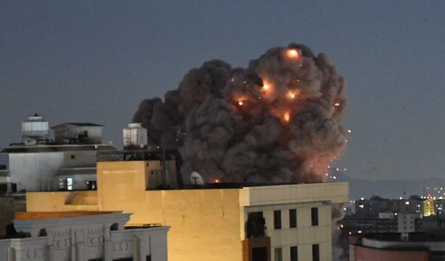 ABD ve İsrail, İran'daki B1 Köprüsü'nü vurdu: 8 ölü, 95 yaralı