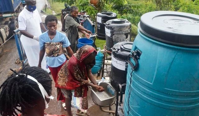 Afrika Hastalık Kontrol ve Önleme Merkezi: 10 Afrika ülkesi Ebola salgını nedeniyle yüksek risk altında