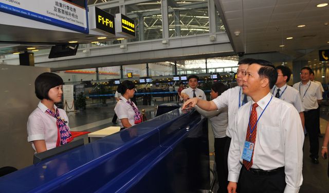 China Eastern Havayolları'nın eski yönetim kurulu başkanı hakkında rüşvet suçlamasıyla dava açıldı