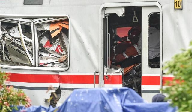 Çin Dışişleri Bakanı Wang, Endonezya'daki tren kazasının ardından taziye mesajı gönderdi