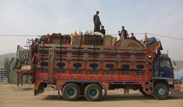 Afganistan, ülkeye geri dönen mülteciler için 35.000'den fazla arsa tahsis etti