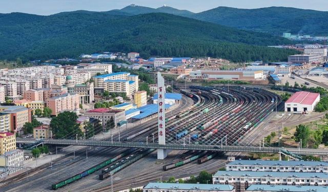 Çin-Avrupa yük treni hizmetinin 'doğu koridoru' üzerinden yapılan sefer sayısı 40.000'i aştı