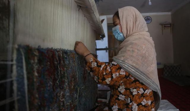 Afganistan'ın el dokuması halıları 37 ülkeye ihraç ediliyor