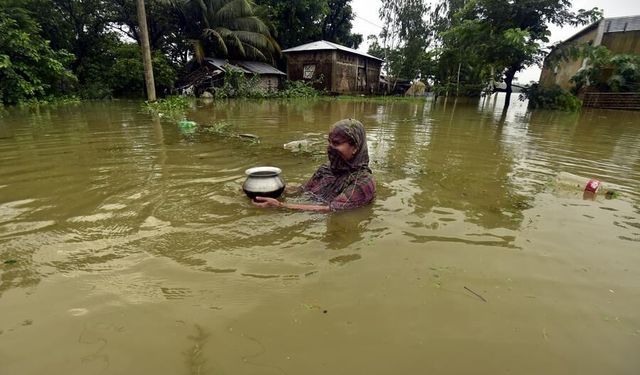 Bangladeş'te seller nedeniyle 1 milyondan fazla kişi mahsur kaldı