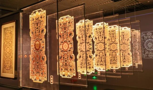Beijing'deki Ulusal Klasik Kitaplar Müzesi ışık ve gölge sergisine ev sahipliği yapıyor