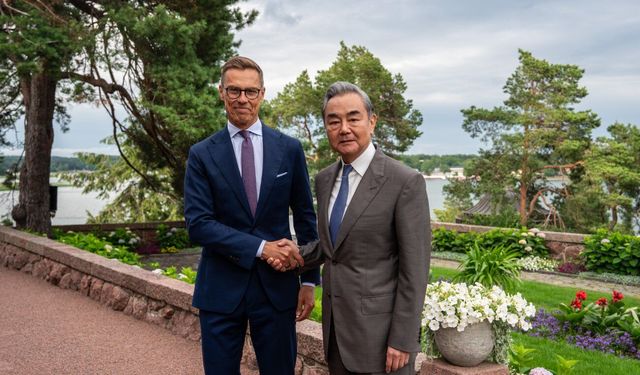 Çin Dışişleri Bakanı Wang Yi, Finlandiya Cumhurbaşkanı Alexander Stubb ile bir araya geldi