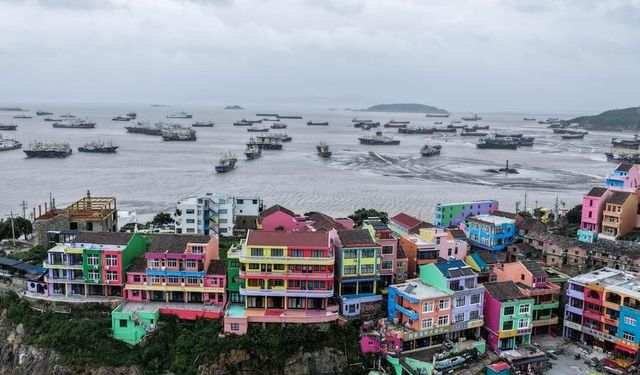 Çin'de Bavi Tayfunu Zhejiang eyaleti kıyılarına ulaştı