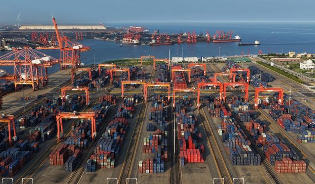 Çin'in Tangshan Limanı'nın kargo işlem hacmi ilk yarıda 445,56 milyon tona yükseldi