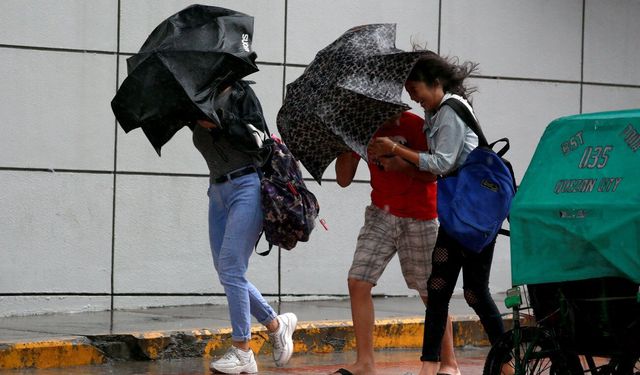 Filipinler'de Bavi Tayfunu nedeniyle hayatını kaybedenlerin sayısı 18'e yükseldi