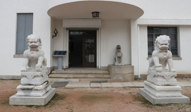 Güney Kore, Qing Hanedanlığı dönemine ait iki taş aslan heykelini Çin'e iade etti