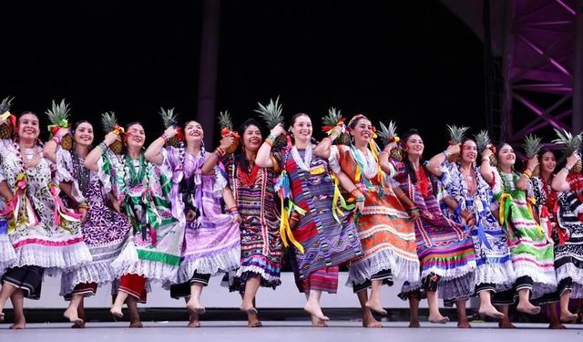 Meksika'da Guelaguetza etkinliği yerli kültürleri buluşturdu