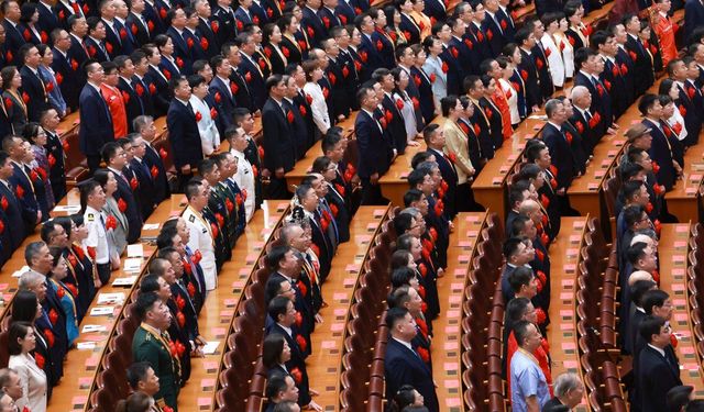 Xi: Çin Komünist Partisi'nin halkın silahlı kuvvetleri üzerindeki mutlak liderliği sürdürülmeli