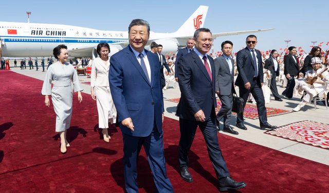 Çin Cumhurbaşkanı Xi, Bişkek'te Kırgızistan Cumhurbaşkanı Caparov ile görüştü