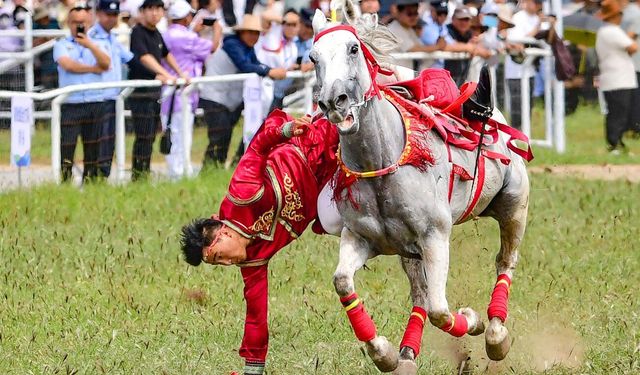 Çin'in İç Moğolistan bölgesinde Naadam Festivali kutlandı