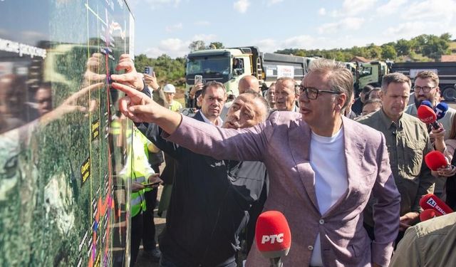 Sırbistan Cumhurbaşkanı Vucic, Çinli şirketin inşa ettiği otoyol projesinde incelemelerde bulundu
