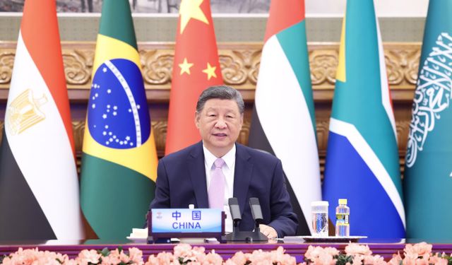 Xi, Hindistan'da düzenlenecek 18. BRICS Zirvesi'ne katılmak üzere Beijing'den ayrıldı