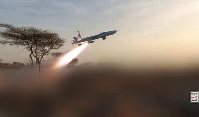 Yemen'deki Husiler: Babülmendep Boğazı'ndaki deniz taşımacılığı normale yakın seyrediyor