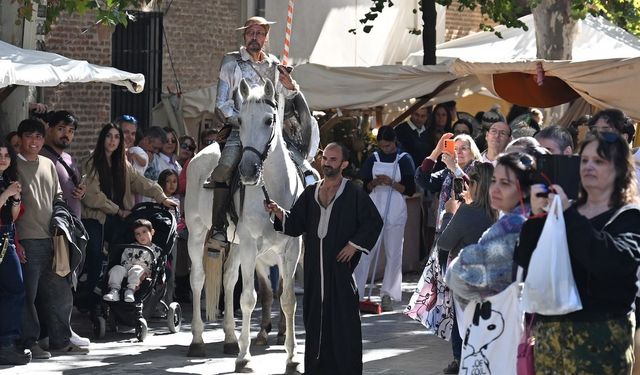 İspanya'da Cervantes Haftası renkli görüntülere sahne oldu