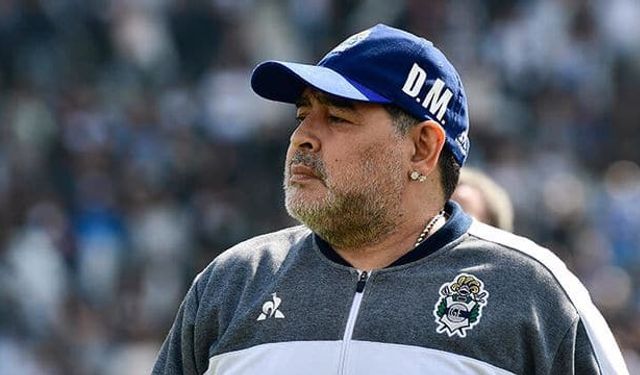 Koruması Kovid-19 belirtileri gösteren Maradona karantinaya girdi!