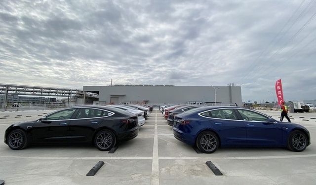 Tesla'nın Çin üretimi Model 3 araçları Avrupa yolunda!