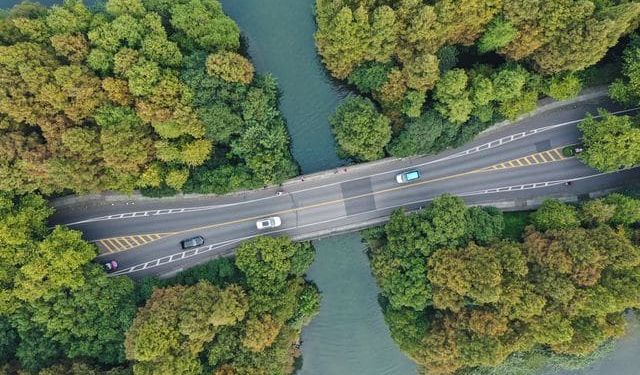 Hangzhou Batı Gölü'nden sonbahar manzarası