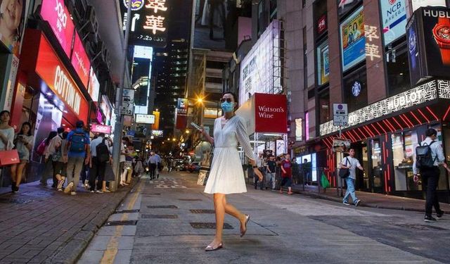 Hong Kong'da dans salgını Kovid-19 vakalarını artırdı!