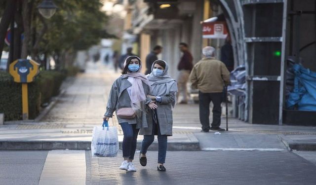 İran'da günlük Kovid-19 vaka ve ölüm sayıları  rekor kırdı!