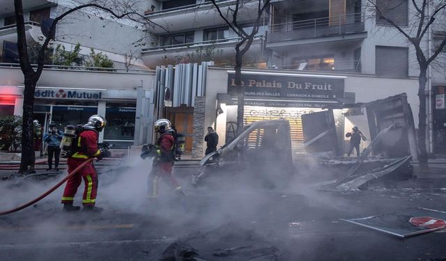 Paris'te güvenlik yasası protestolarında 22 kişi gözaltına alındı!