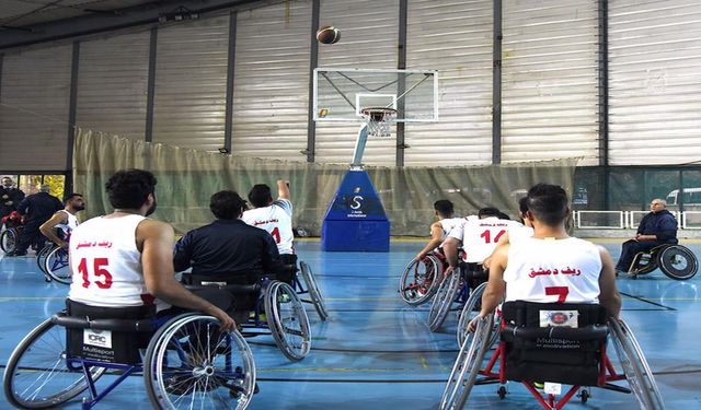 Şam'da tekerlekli sandalye basketbol takımı sahada!