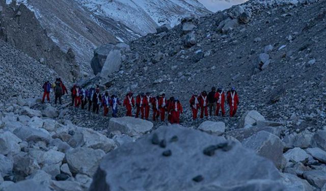 Nepal hükümeti dağcılık rehberlerine ilk kez lisans şartı getirdi