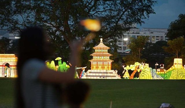 Singapur parkı 'Işıklar Festivali' ile ışıl ışıl