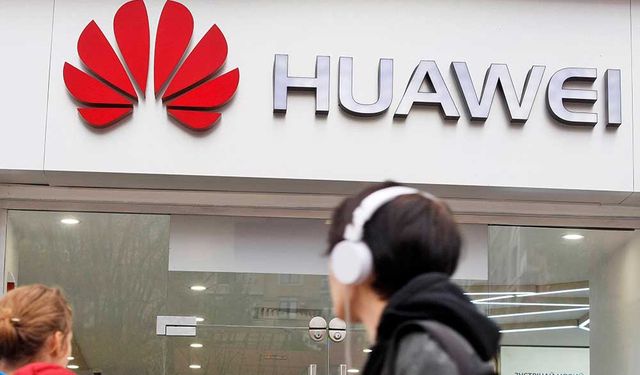 Huawei, cep telefonu faaliyetlerini satmayı planladığı söylentilerini reddetti