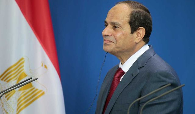 Sisi: Mısır'ın Libya'da yabancı müdahaleyi reddi siyasi yolun korunmasına yaradı