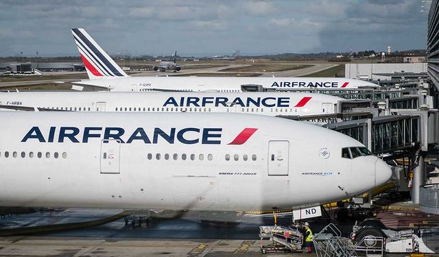 Air France-KLM, Kovid-19 pandemisi nedeniyle 2020'de 7,1 milyar euro zarar açıkladı