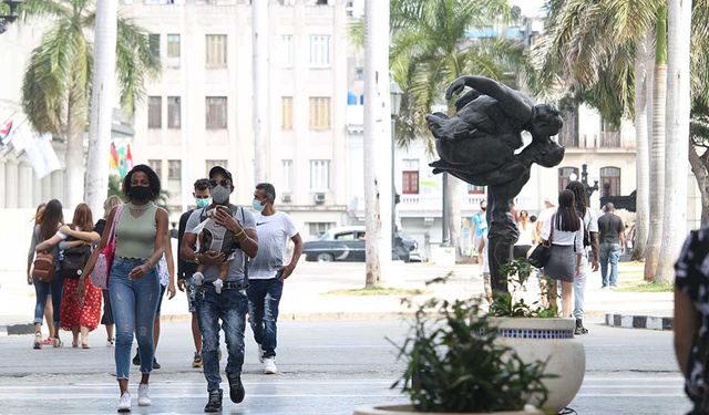 Küba'da Kovid-19 kaynaklı aylık can kaybı ilk kez 100'ü geçti