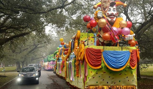 New Orleans pandemiye rağmen Mardi Gras'ı kutluyor