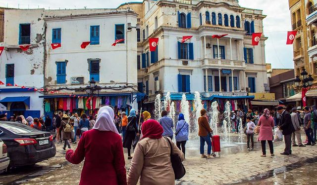 Çin, Tunus'a 100 bin doz Kovid-19 aşısı bağışlayacak