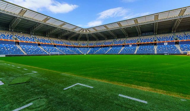 İsrailli futbol taraftarları bir yılın ardından stadyumlara geri döndü