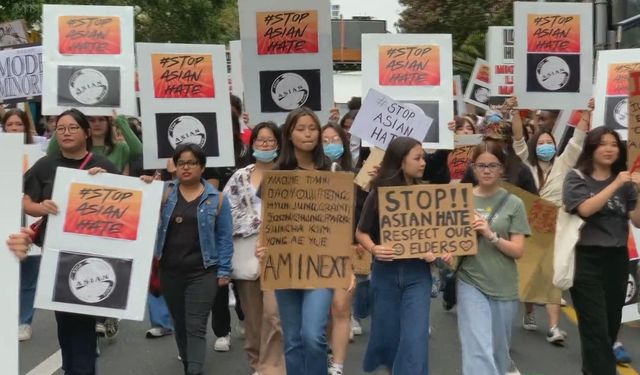 Yeni Zelanda'da yüzlerce kişi Asyalılara yönelik ırkçılığı protesto etti