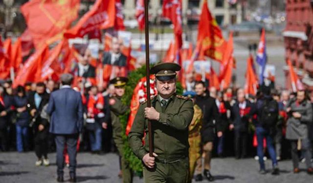 Lenin 151. doğum yıl dönümünde Moskova'da anıldı