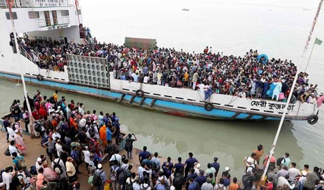 Bangladeş'te Ramazan Bayramı hareketliliği