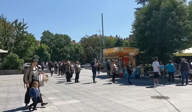 Bulgaristan, büyük parklara aşı merkezleri kurdu