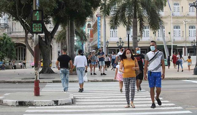 Küba, Kovid-19'a karşı aşılamayı Ağustos'a kadar tamamlamayı planlıyor