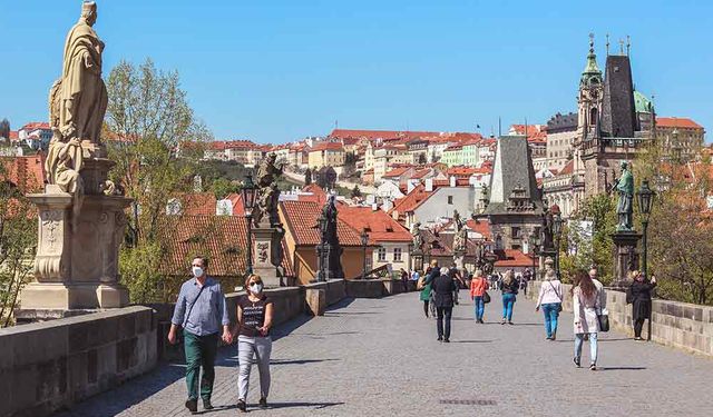 AB Komiseri: Avrupa yaz aylarında turizmi güvenli bir şekilde yeniden başlatabilir