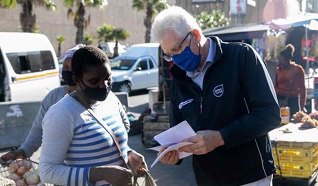 Güney Afrika'da aşı kayıtları devam ediyor