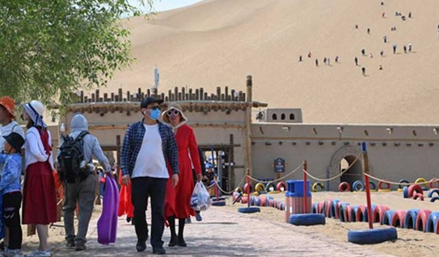 Xinjiang'da çöl turizmi sezonu