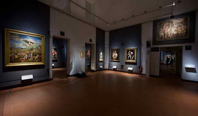 İtalya'nın ünlü Uffizi Galerisi yeniden açıldı