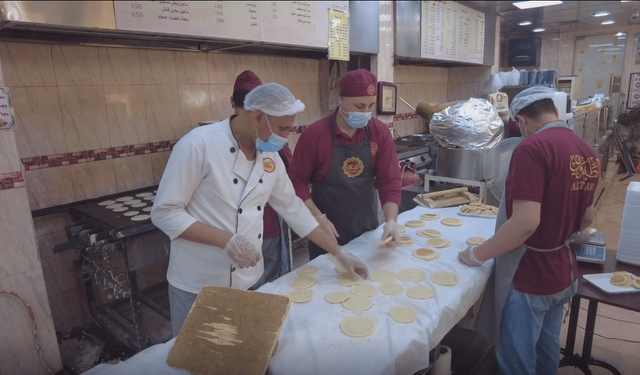 Kuveytliler Ramazan'ı geleneksel şekerleme ve tatlılarla kutluyor