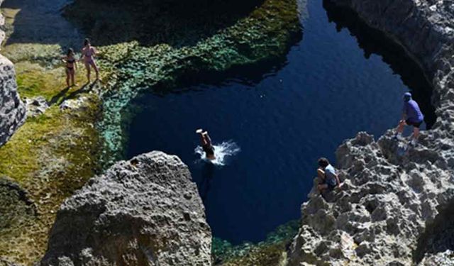 Malta'daki Dwejra Koyu